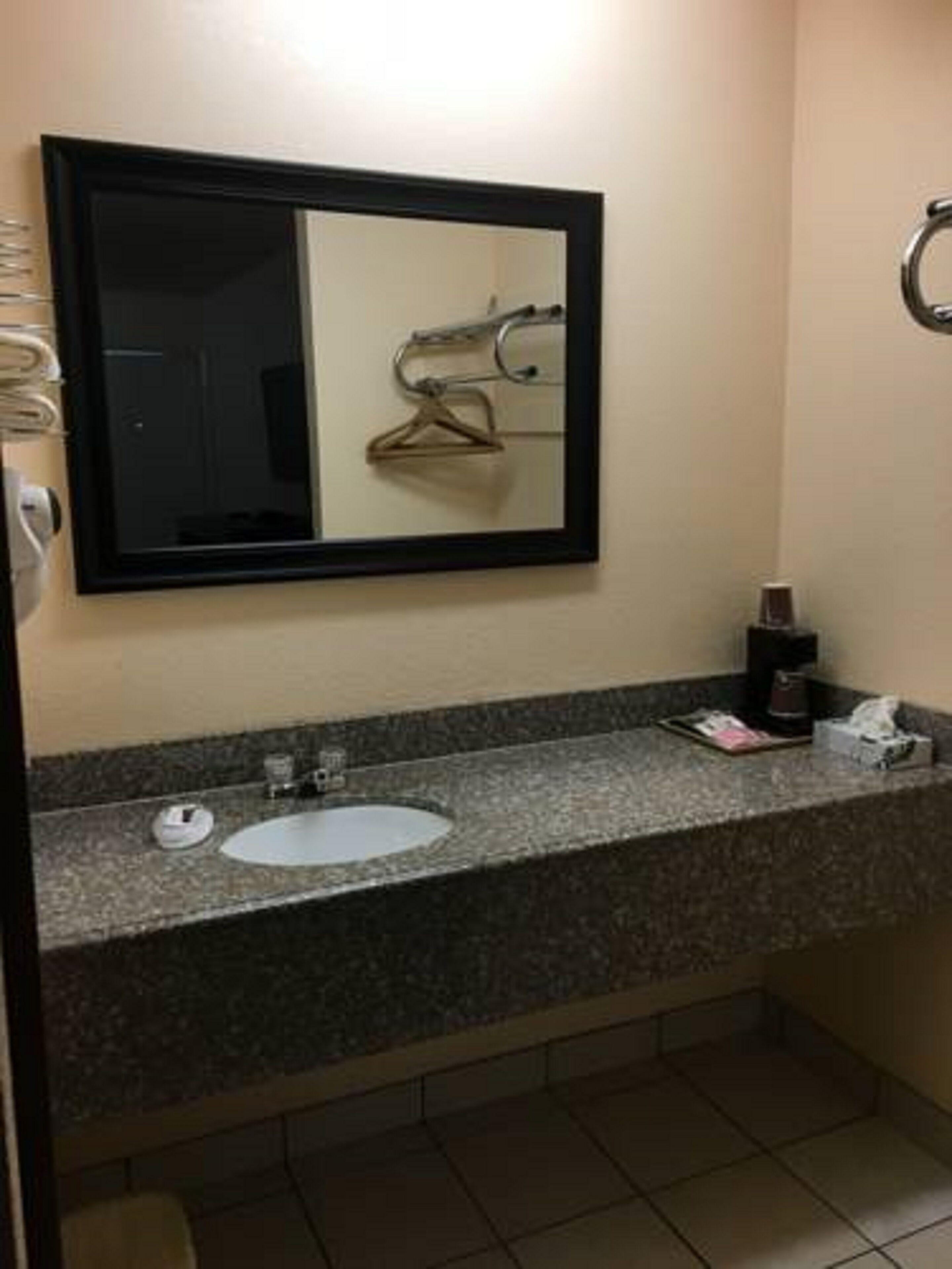 Executive Double Room | Bathroom | Shower, rainfall showerhead, free toiletries, hair dryer