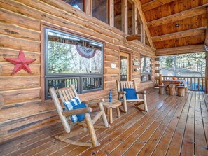 Outdoor dining - Delightful Riverfront Cabin with Wood-Burning Fireplace and Gas Grill & Hot Tub (Thompsonville)