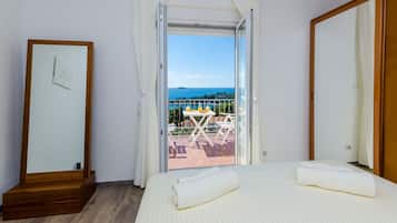 Apartment (One Bedroom Apartment with Balcony) | 4 Schlafzimmer, Zimmersafe, Bügeleisen/Bügelbrett, Babybetten