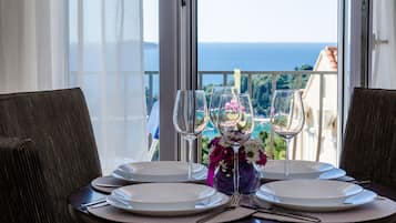 Apartment (Comfort One Bedroom Apartment) | Esszimmer