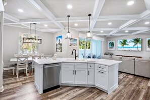 Interior - Townhome with Pool, Steps from Siesta Key Beach & Shops! - Tarpon Villa (Siesta Key)