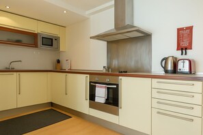 아파트, 침실 1개, 발코니 | 전용 주방 | 대용량 냉장고, 전자레인지, 오븐, 쿡탑