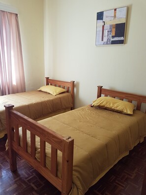 Down duvets, iron/ironing board, free WiFi, bed sheets