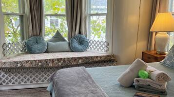 1 habitación, tabla de planchar con plancha, wifi gratis y ropa de cama