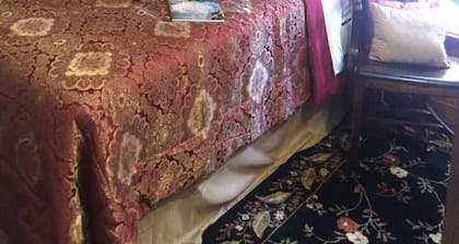 Walk to Everything -Campaign Room