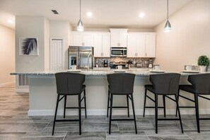 House (Champions Gate Town Home W Private Po) | Private kitchen - 4 Bdrm With Private Pool (Davenport)