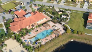Villa (Beautiful - 6 bed 5 bath House w Pool) | Exterior