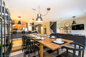 Villa (Champions Gate IHR 4109) | Private kitchen | Fridge, microwave, cookware/dishes/utensils