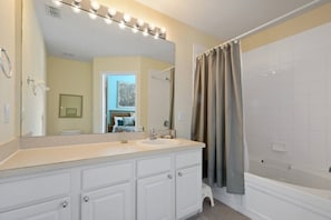 House (3 bed 3 bath villa w/ private pool - ) | Bathroom