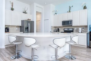 Room | Private kitchen | Fridge, microwave, cookware/dishes/utensils - Sonoma 3891 IHR 1022 (Kissimmee)