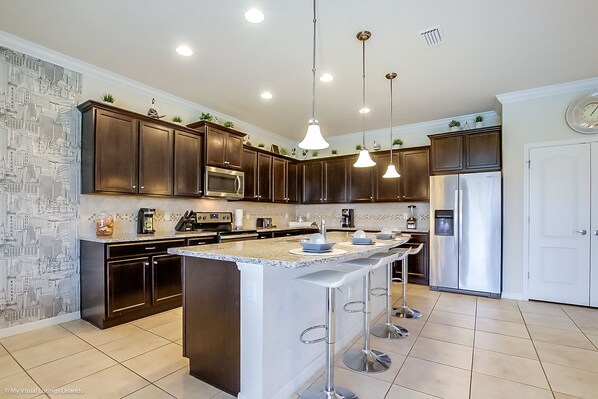 Villa (8817MD  Lake Front 9 Bedroom 6 Bathro) | Eigene Küche