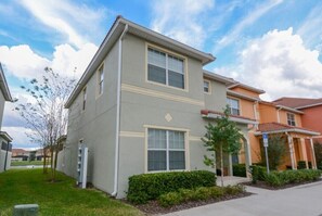 House (Paradise Palms IHR 2007) | Exterior