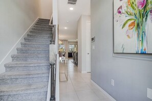 Hus (Solaras FINEST!! 4 Bed 4 Bath Private) | Exteriör