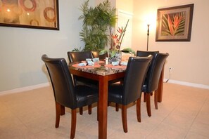 Condo | Private kitchen | Fridge, microwave, dishwasher, cookware/dishes/utensils - Sun Lake IHR 3060 (Kissimmee)