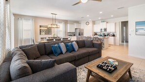 บ้านพัก (Fantastic - Brand New 7Bed 5Bath w Po) | บริเวณภายนอก