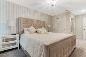 Ferienhaus (Incredible 5 bed 4 Bath with Private ) | 5 Schlafzimmer, Bügeleisen/Bügelbrett, kostenloses WLAN