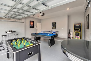 Villa (8 Bedroom 5 Bathroom Bella Vida Resor) | Extérieur