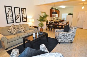 House | Living room | Flat-screen TV, fireplace - Bella Vida IHR 3005 (Kissimmee)