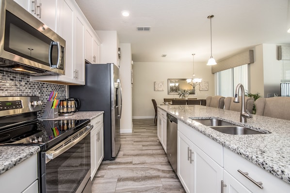 House (Amazing 4 Bedroom 3 Bathroom Storey ) | Exterior