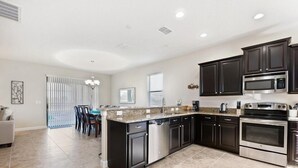 Villa | Private kitchen - Providence IHR 3031 (Davenport)