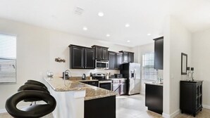 Villa | Private kitchen - Providence IHR 3031 (Davenport)
