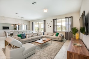Villa (1521MC Amazing Champions Gate 8 Bedro) | Living room | Flat-screen TV