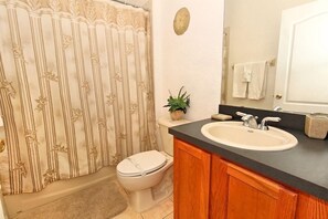 Villa | Bathroom