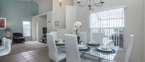 Villa | Dining