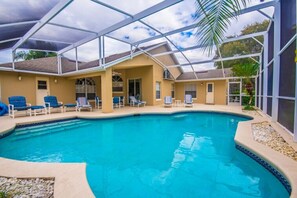 Villa (4 Bedroom 3 Bathroom Pool Villa) | Pool