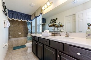 Villa | Badezimmer