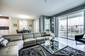 Villa (6 Bedroom 5 Bathroom Villa) | Exterior