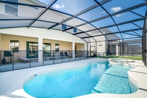 House | 11 bedrooms, free WiFi