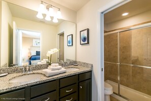 Villa (1852NC  8 Bedroom 6 Bathroom Windsor) | Extérieur