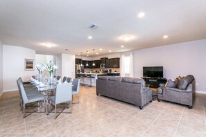 Villa (1852NC  8 Bedroom 6 Bathroom Windsor) | Exterior