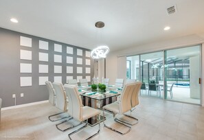 Huvila (2613YA Ultimate 14  Bedroom 11  Bathr) | 14 makuuhuonetta, ilmainen Wi-Fi, vuodevaatteet