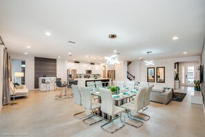 Huvila (2613YA Ultimate 14  Bedroom 11  Bathr) | Sisätilat