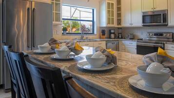 Villa | Private kitchen | Fridge, microwave, dishwasher, cookware/dishes/utensils