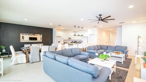 Villa | Living room | Flat-screen TV