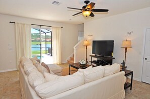 House (Bella Vida IHR 3006) | Living room | TV - Bella Vida IHR 3006 (Kissimmee)