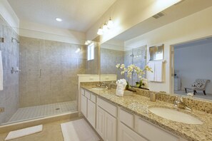 Villa | Badezimmer
