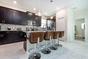 Villa (Storey Lake 5 Bedroom Disney Area) | Cuisine privée