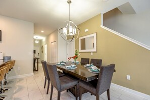 House (3084JD000) | Private kitchen | Fridge, microwave, cookware/dishes/utensils