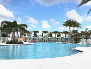 Casa | Piscina | Una piscina al aire libre