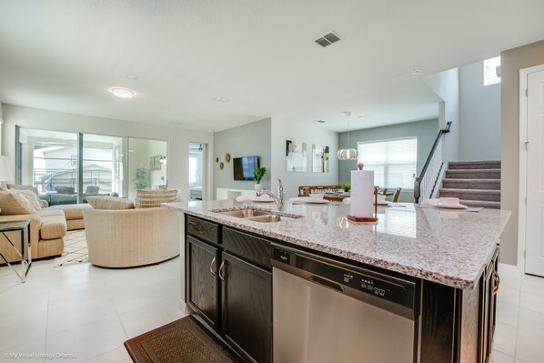 Villa (Amazing 7 Bedroom 5 Bathroom Solara  ) | Exterior