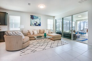 Villa (Amazing 7 Bedroom 5 Bathroom Solara  ) | Exterieur