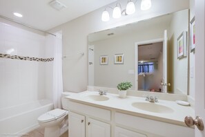 Villa (42010V Luxury 6 Bedroom 4.Bath  Home ) | Bathroom