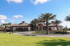 Villa (42010V Luxury 6 Bedroom 4.Bath  Home ) | Exterior
