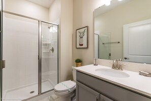 House (4958WIND) | Bathroom | Combined shower/bathtub, towels - Storey Lake Resort 4 Bedroom House (Kissimmee)
