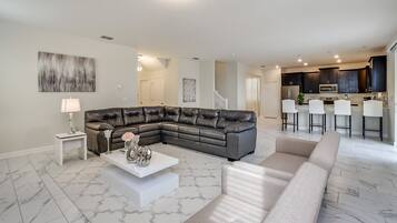 Villa (1571PW Amazing Champions Gate 6 Bedr) | Living room | LED TV, video game console