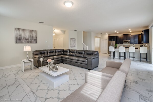 Huvila (1571PW Amazing Champions Gate 6  Bedr) | Olohuone | LED-televisio, videopelikonsoli